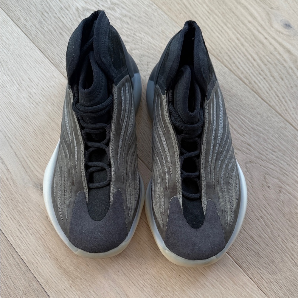 Men's Yeezy Quantum